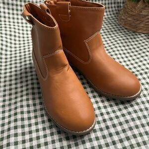 Old Navy Tan Synthetic Leather Boots